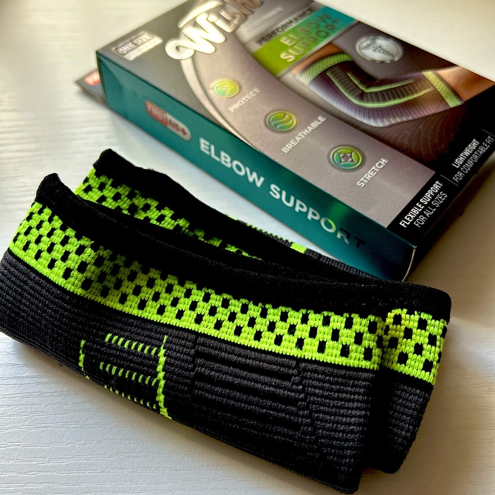 NIB Wish Performance Elbow Support UNISEX Black and green